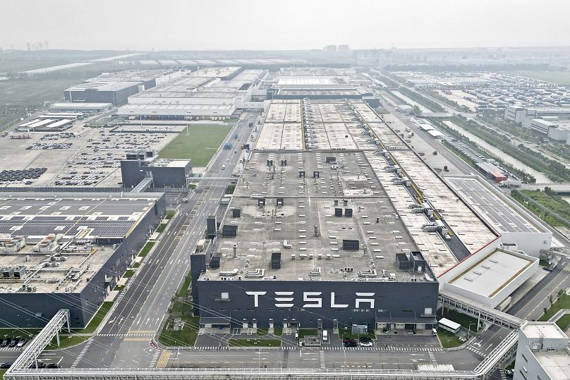 La méga-usine de Tesla dans la nouvelle zone de Lingang, à Shanghai, le 26 septembre 2023 (agence de presse Xinhua).