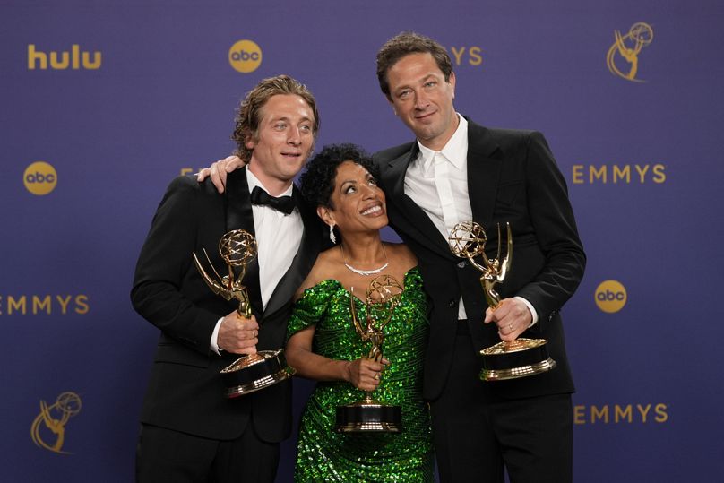 Jeremy Allen White, Liza Colon-Zayas e Ebon Moss-Bachrach