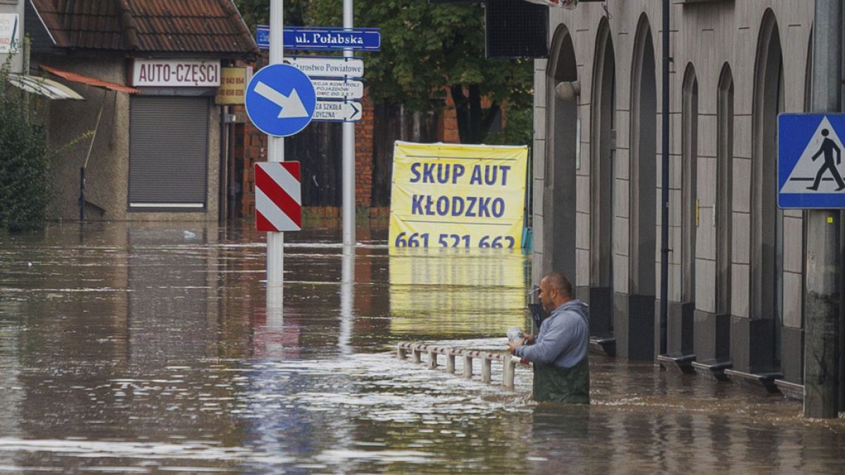 Polish PM calls for EU relief funding as thousands forced to evacuate