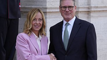 Italiens Ministerpräsidentin Georgia Meloni und der britische Premier Keir Starmer bei Gesprächen in Rom.