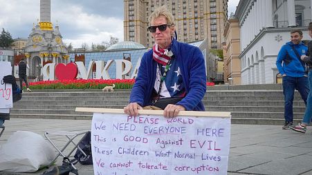 Ryan Wesley Routh participe à un rassemblement dans le centre de Kyiv, le 30 avril 2022.