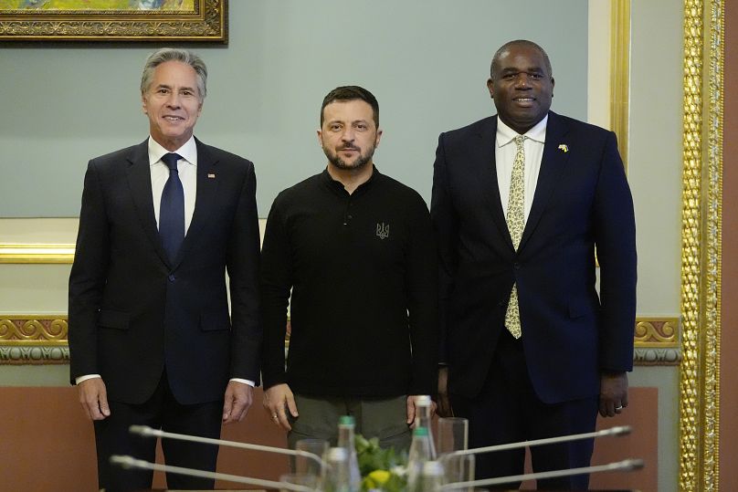 Le secrétaire d'État américain Antony Blinken et le ministre britannique des Affaires étrangères David Lammy rencontrent Volodymyr Zelensky à Kyiv, mercredi 11 septembre 2024