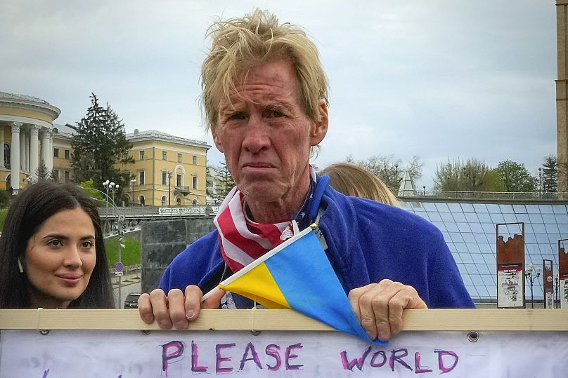 Routh durante una protesta en Kiev, Ucrania, en abril de 2022.