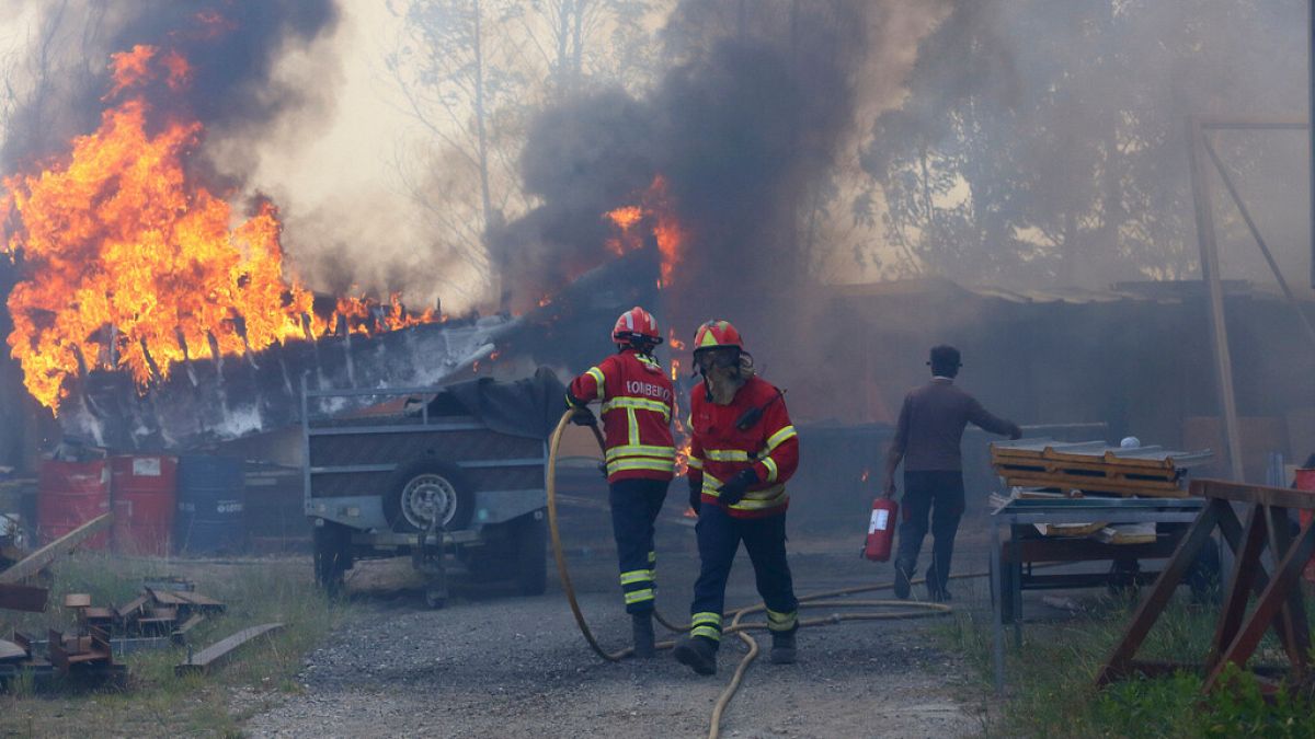 Thousands of firefighters tackle deadly blazes in Portugal