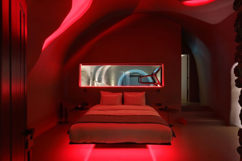 Each suite and villa at Kivotos offers red lighting as an option, giving the illusion you're inside a volcano