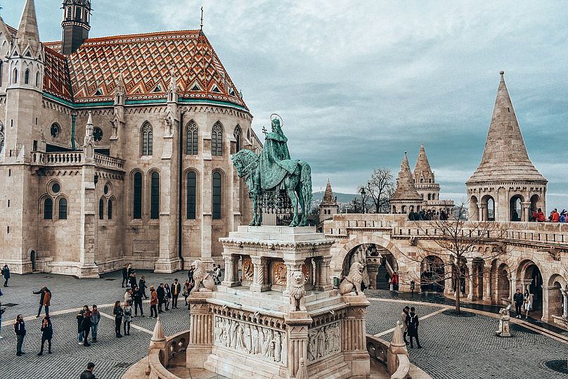 Budapeste também decidiu tomar medidas