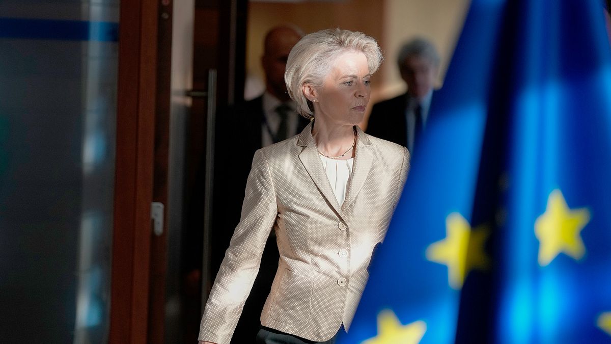 European Commission President Ursula von der Leyen, center, arrives for the weekly College of Commissioners meeting at EU headquarters in Brussels, 28 September 2024