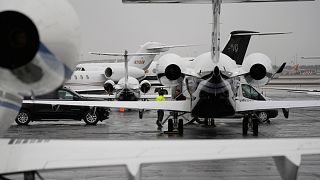 Aviones aparcados en la terminal de jets privados del Aeropuerto Internacional Harry Reid antes de la Super Bowl.