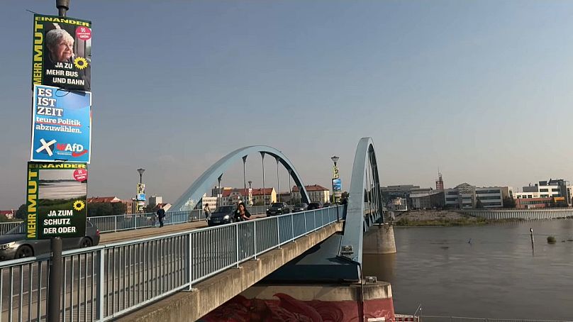 Le pont entre l'Allemagne et le Pologne à Francfort-sur-l'Oder