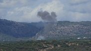 Se levanta humo en el norte de Israel tras un ataque con cohetes desde el Líbano.