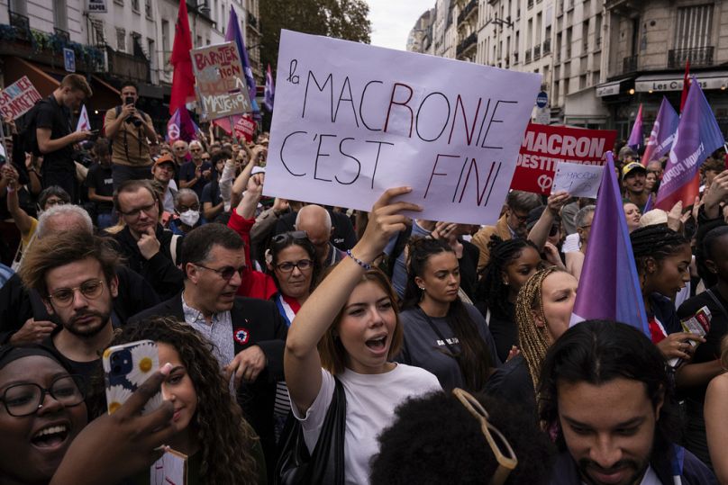 Manifestação em Paris contra o novo governo de Macron