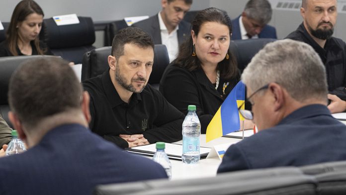 Guerra in Ucraina, Zelensky negli Stati Uniti per promuovere il suo "Piano per la vittoria"