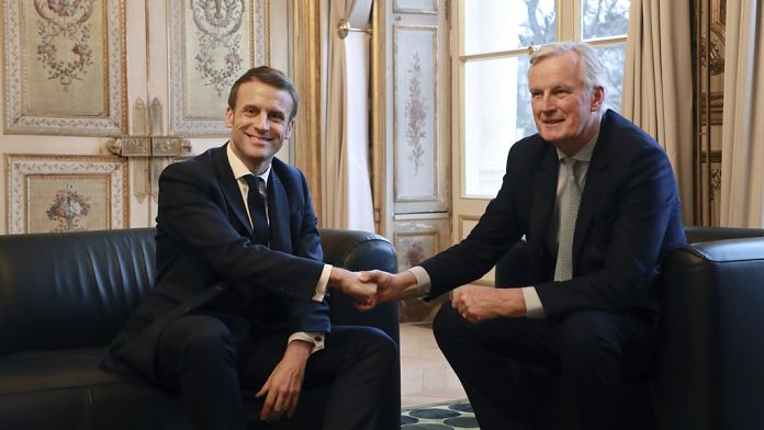 Francia, primo incontro tra i neo ministri, Barnier: siate "irreprensibili e modesti"