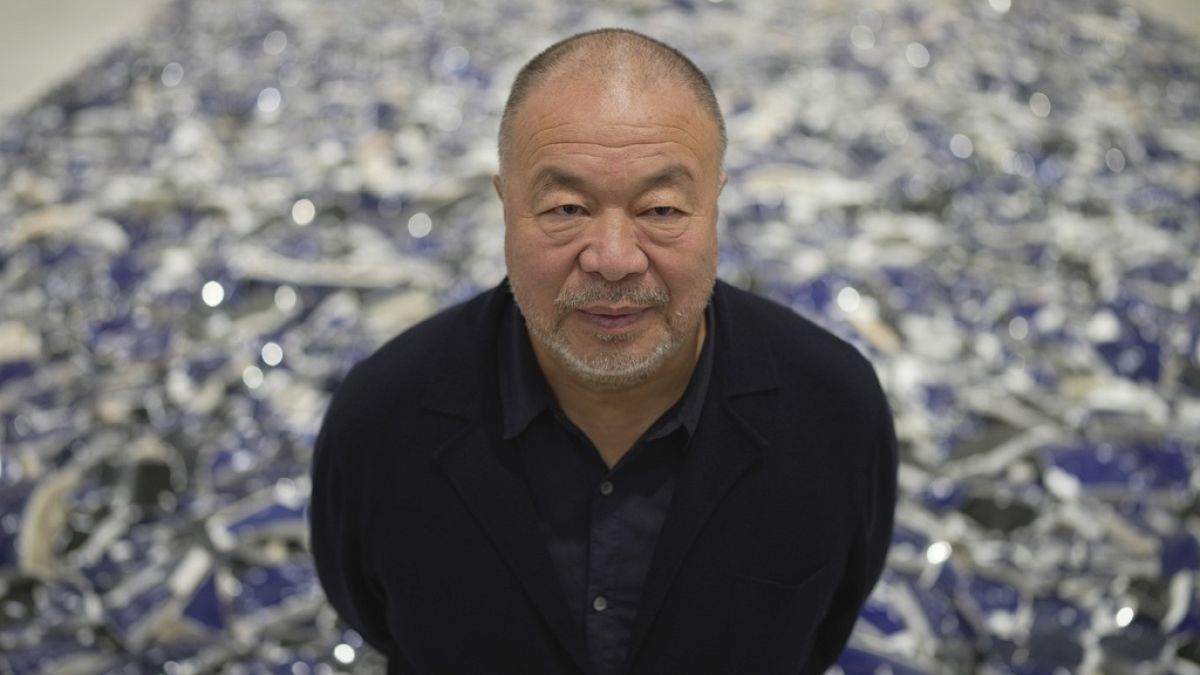 Sanatçı Ai Weiwei, 2023'te Londra'daki Tasarım Müzesi'nde.