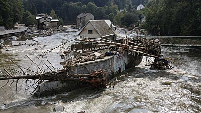 Vue d'une maison endommagée par les récentes inondations près de Pisecna, en République tchèque, jeudi 19 septembre 2024.