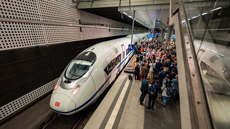 Un train à grande vitesse