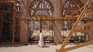 Maroc : un an après le séisme, la reconstruction de la mosquée de Tinmel