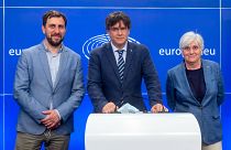 Toni Comín, Carles Puigdemont e Clara Ponsatí nel 2021.