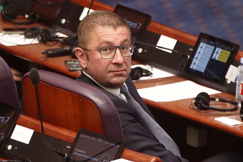 Ministerpräsident Mickoski im Parlament bei der Bestätigung der neuen Regierung in Skopje. 23. Juni 2024