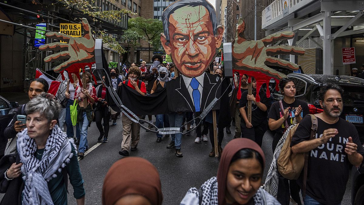 Thousands in the streets of New York condemn Netanyahu's upcoming speech at the United Nations General Assembly