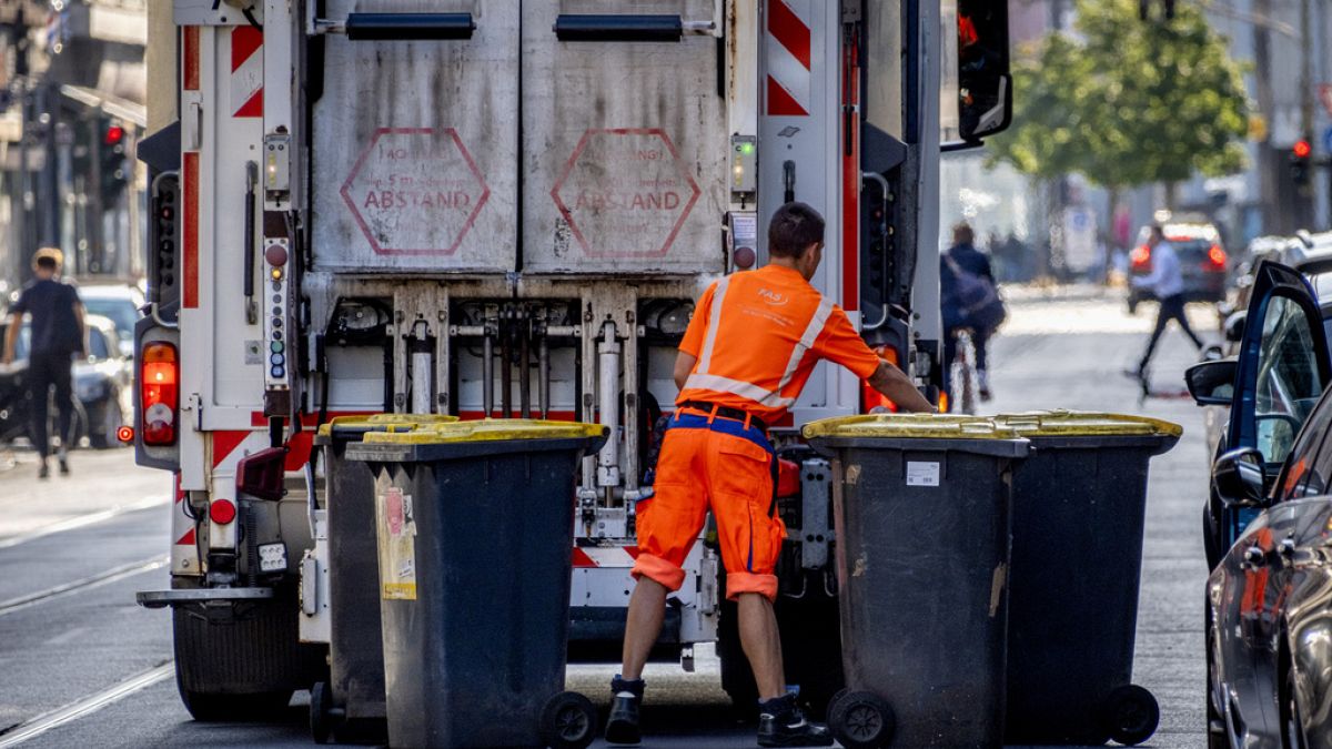 German unemployment shows 'sluggish recovery' in the labour market