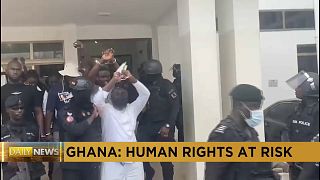 Ghana : La détention de 52 militants suscite une vive polémique