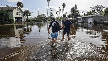 Deux personnes dans le quartier de Shore Acres, à St. Petersburg (Floride)