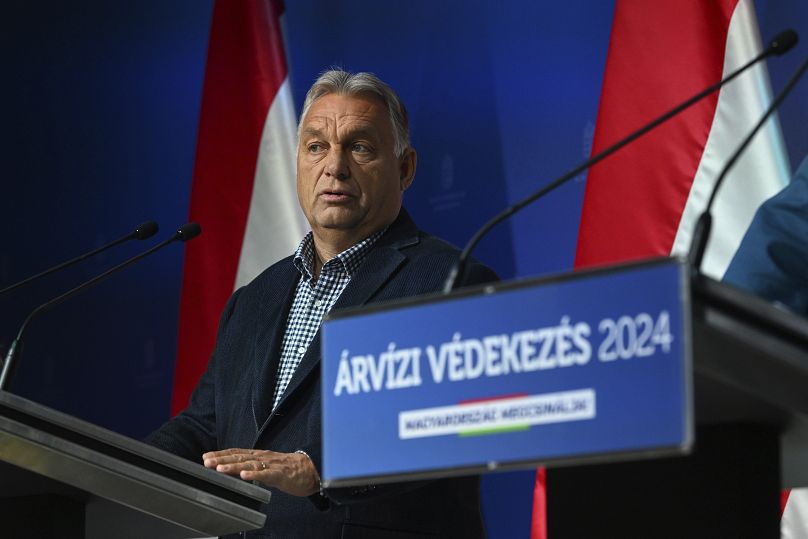 O Primeiro-Ministro húngaro, Viktor Orbán, realiza uma conferência de imprensa sobre a proteção contra inundações em Budapeste, 19 de setembro de 2024