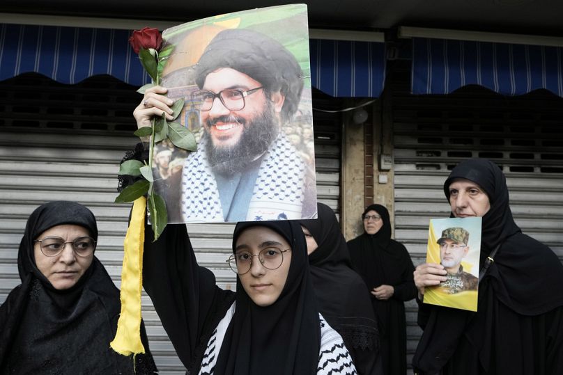 يحظى نصر الله بشعبية كبيرة في الطائفة الشيعية بلبنان