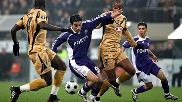 Serhat Akın, Anderlecht formasıyla UEFA Kupası'nın son 32 turunda Bordeaux'a karşı, 13 Şubat 2008