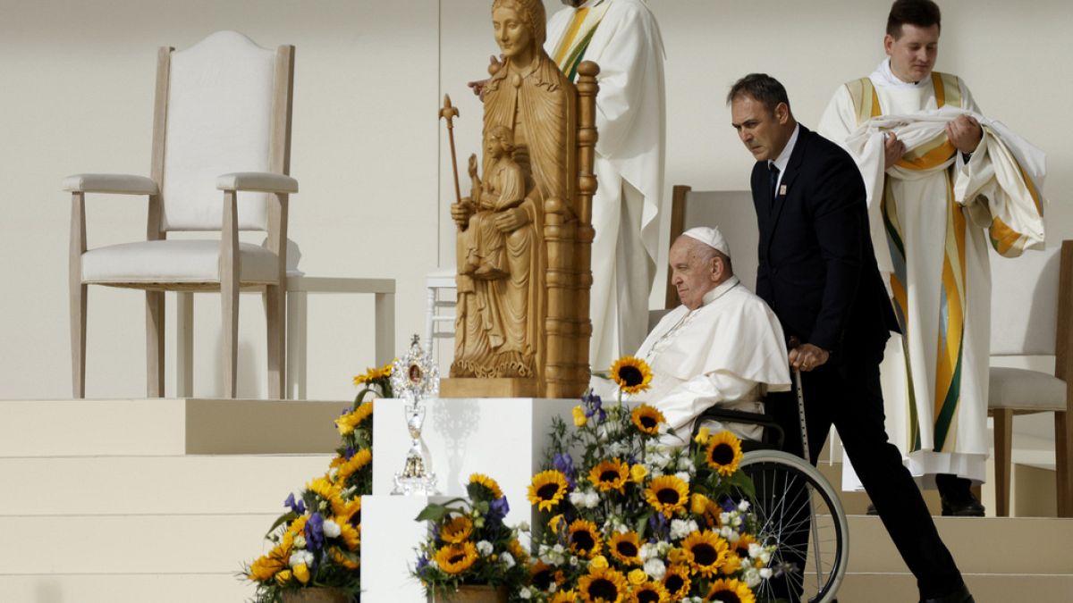 Belgique : le pape François termine son voyage dans un ancien bastion du catholicisme