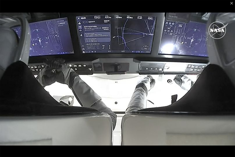 La capsule Dragon de SpaceX transporte Nick Hague de la NASA et Alexander Gorbunov de l'Agence spatiale russe vers l'ISS, le 29 septembre 2024.