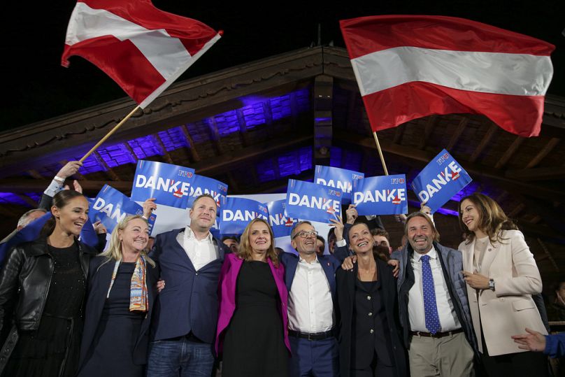 Herbert Kickl, leader di Fpö, con i suoi sostenitori, Vienna, 29 settembre 2024