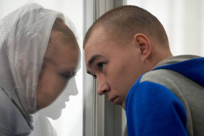 Orosz katonafogoly a tolmácsával