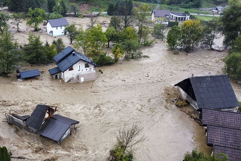 Casas inundadas a 50 km de Sarajevo, 4 de octubre de 2024