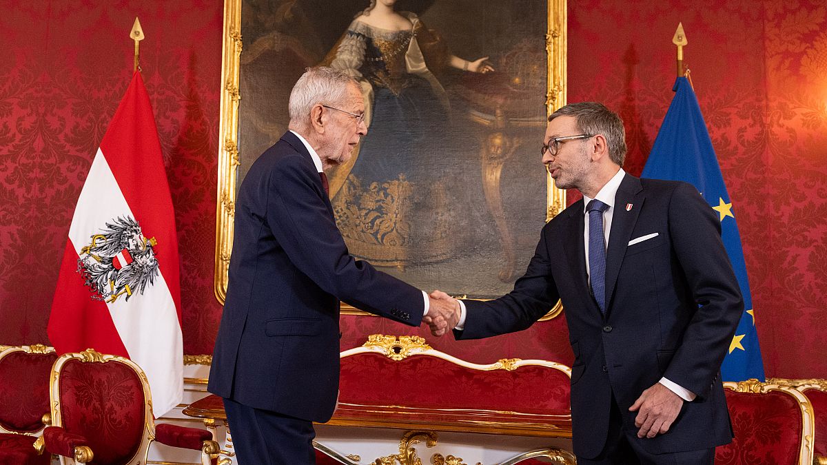 Far-right Freedom Party leader holds talks with Austrian president on new government