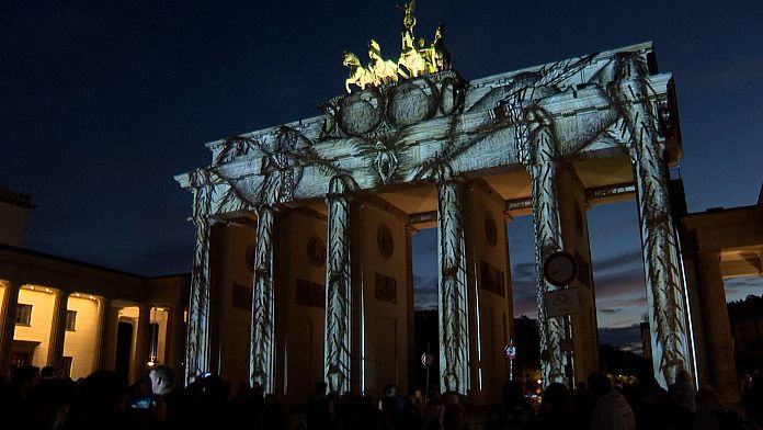 Berlino si illumina per il 20° anniversario del Festival delle luci