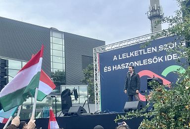 Nagy Ervin beszédével kezdődött a TISZA Párt szombati tüntetése