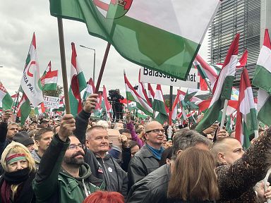 Az ország számos különböző pontjáról érkeztek a TISZA Párt szombati tüntetésére