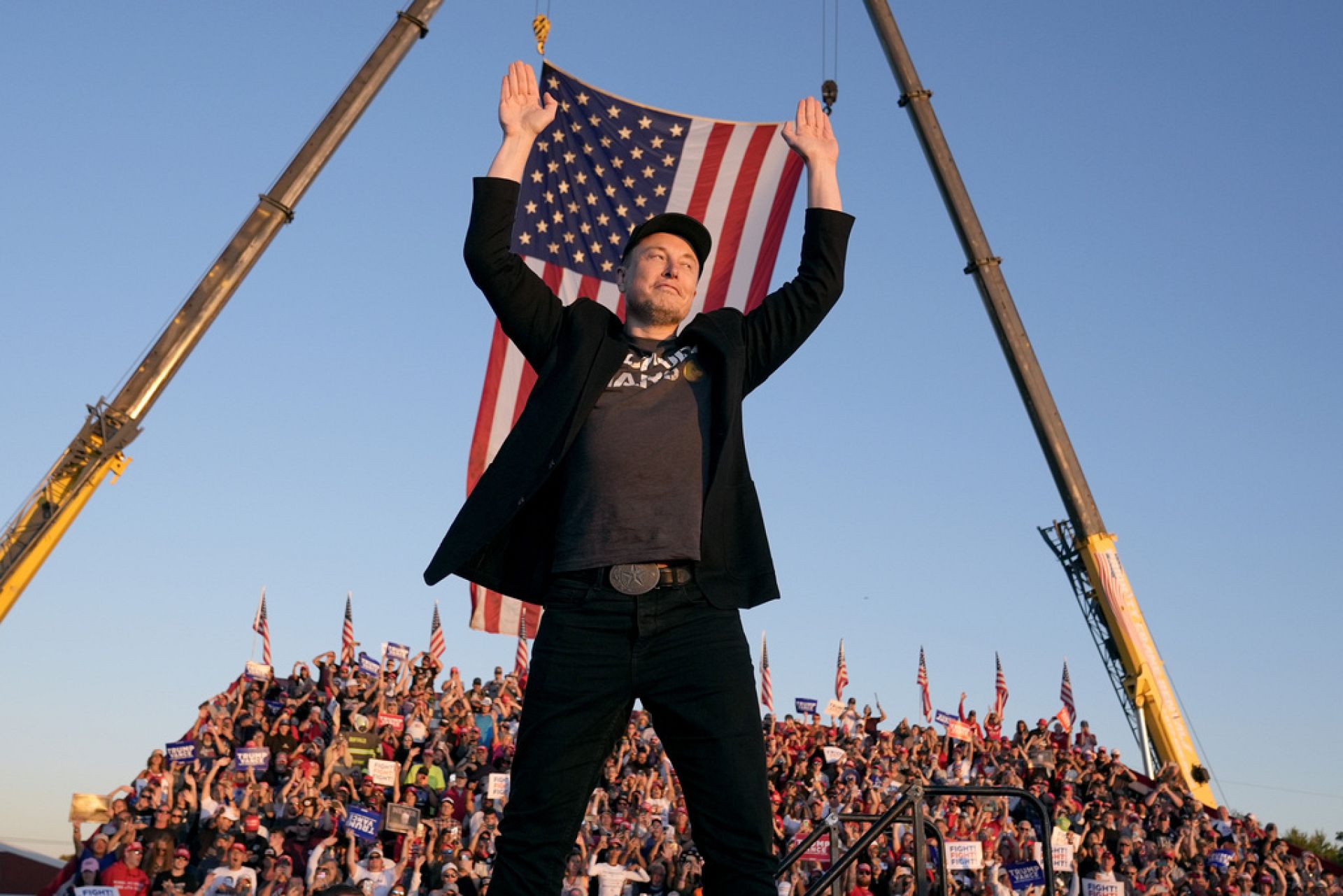 Billionaire Elon Musk joins Donald Trump at US election campaign rally ...