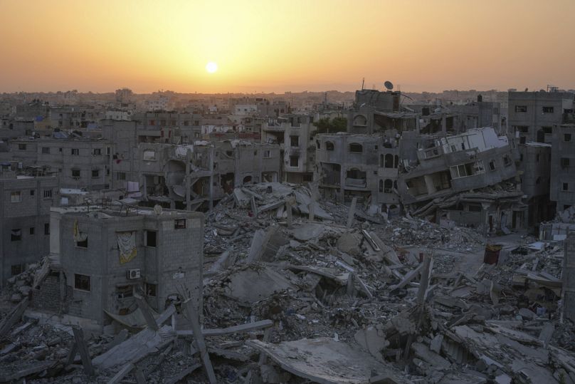 الدمار الذي خلفه الهجوم الجوي والبري الإسرائيلي في خان يونس، قطاع غزة
