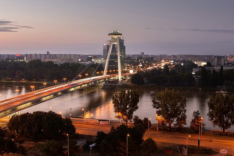 Bratislava está perfeitamente situada nas margens do Danúbio 