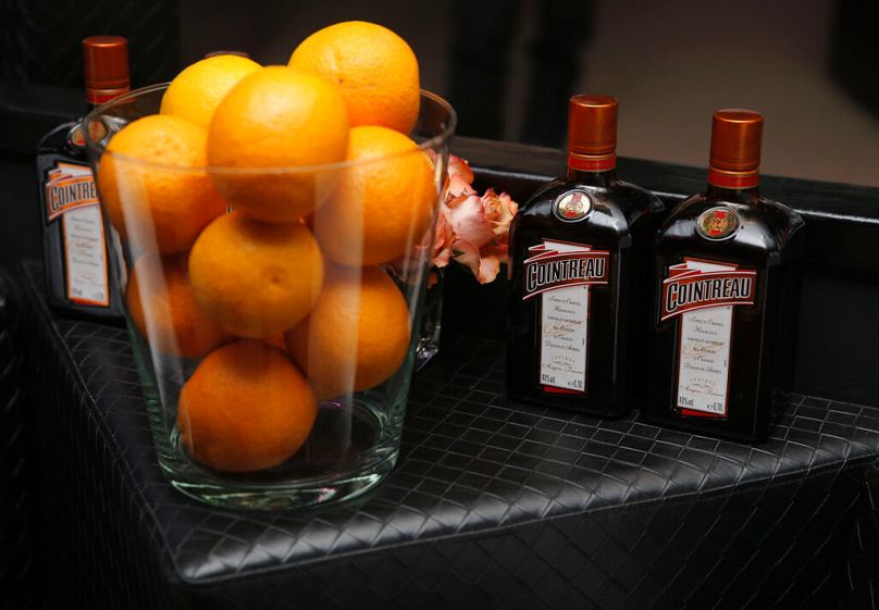 Des bouteilles de Cointreau