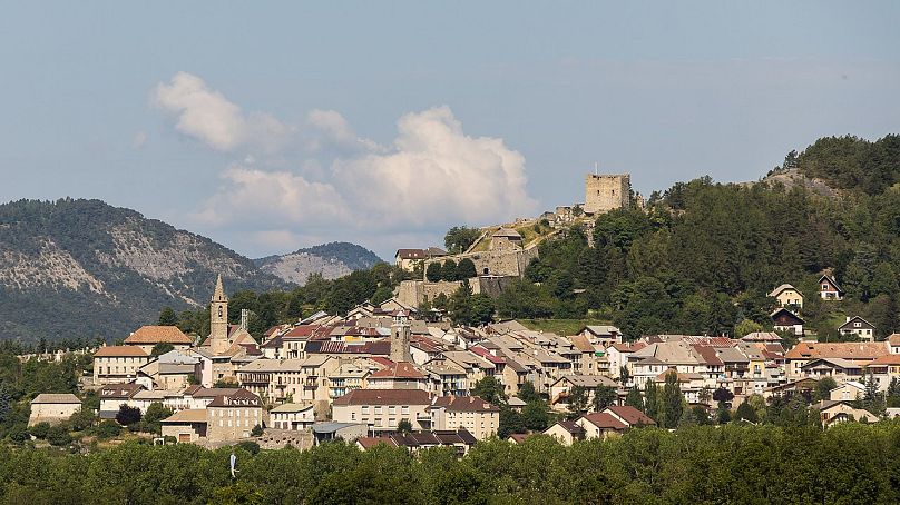 Seyne-les-Alpes, yıl boyunca turistlere çeşitli hizmetler sunmanın yollarını arıyor.