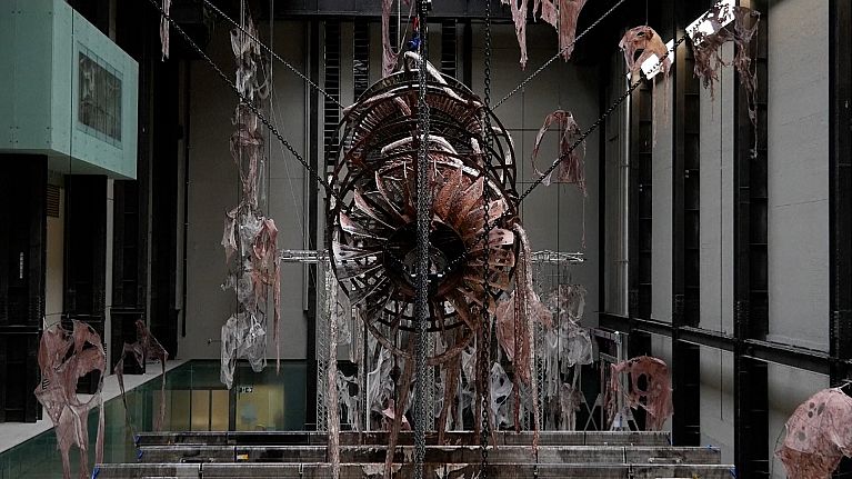 Installation monumentale de Mire Lee au musée Tate Modern, Londre