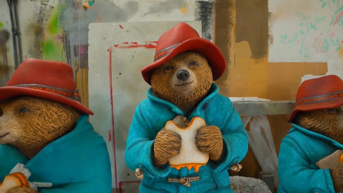 No Comment : des statues de l'ours Paddington disposées à différents endroits du Royaume-Uni