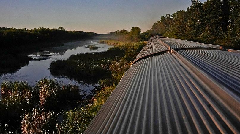 Un treno in transito vicino a Canora, Saskatchewan. 