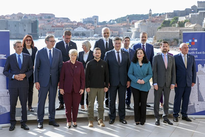 Zelenskiy, Dubrovnik'te düzenlenen Ukrayna-Güneydoğu Avrupa Zirvesi'nde bölge liderleriyle bir araya geldi.