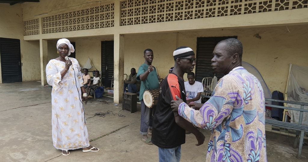 Mental health patients in Mali find their voice through theater