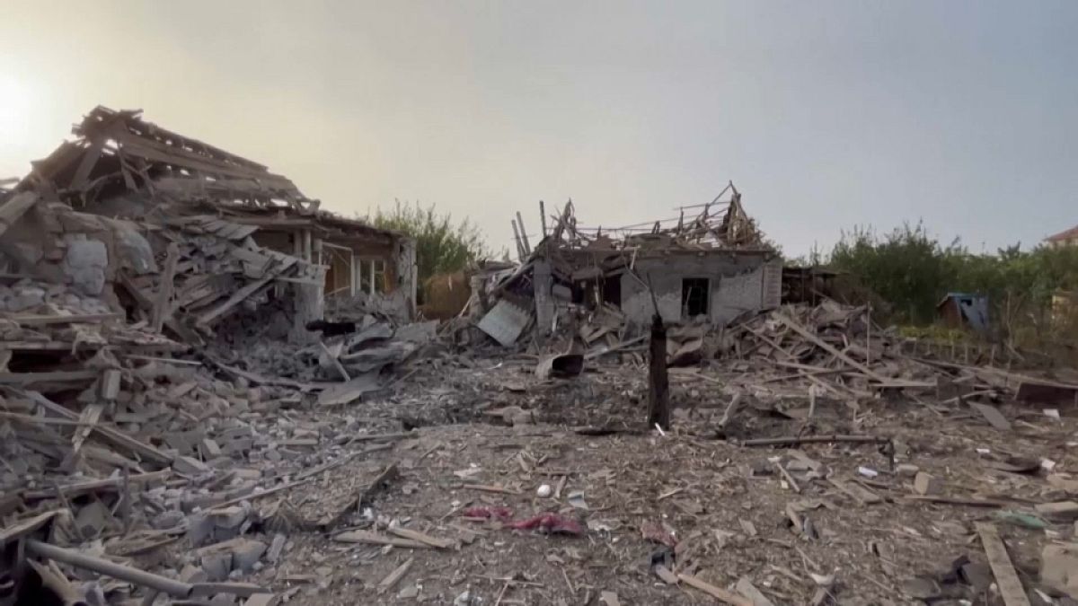 Six people injured and houses damaged due to Russian shelling on the Ukrainian city of Zaporizhia